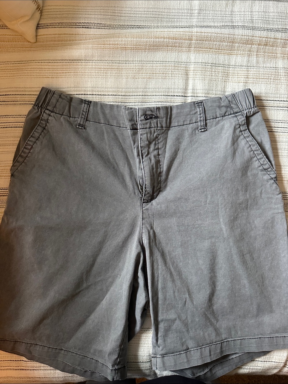 Old Navy..Set of 4 Casual Elastic-Waist Shorts in Black, Navy, Gray, and Khaki - Picture 12 of 14